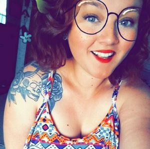 Meet your Posher, Leah